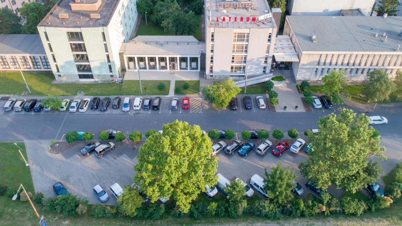 Hotel Laterum Pécs Exterior foto